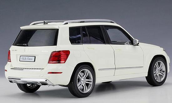 Mercedes Benz GLK-Class GLK300 1:18 Diecast SUV Model White [SD01H177]