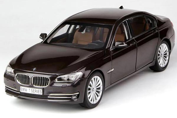 2013 BMW 7 Series 750Li Diecast Car Model 1:18 Scale By KyoSho