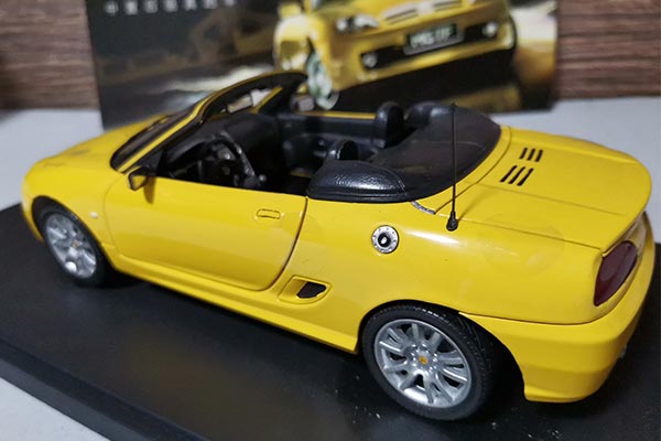 2007 MG TF Sports Car Diecast Model 1:18 Scale Yellow [SD02H158]