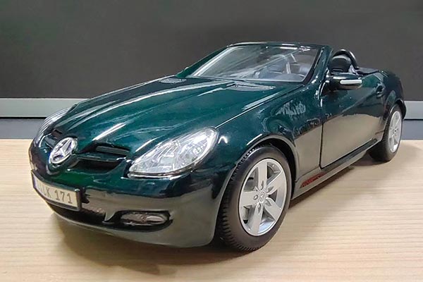 Mercedes-Benz SLK-Class R171 Roadster Diecast Model 1:18 Scale