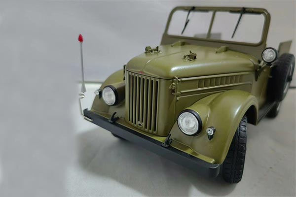 GAZ-69 Off-Road Vehicle Diecast Model 1:18 Scale Army Green