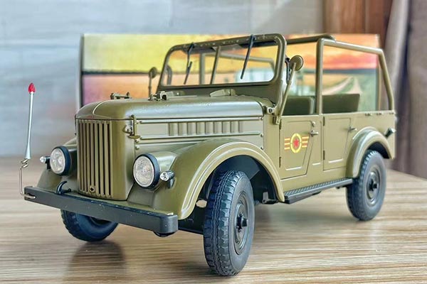 GAZ-69 Off-Road Vehicle Diecast Model 1:18 Army Green