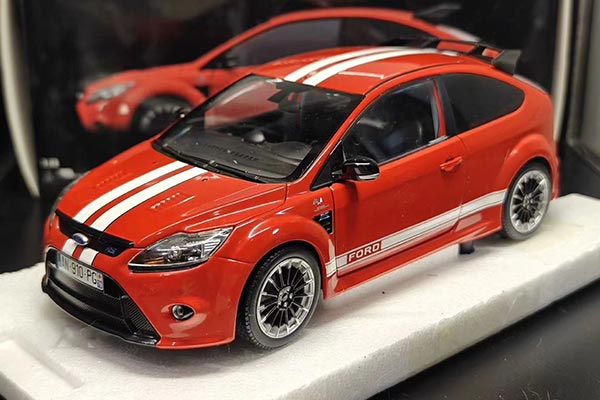 2010 Ford Focus RS Diecast Car Model 1:18 Scale Red