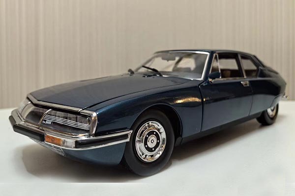 1972 Citroen SM Coupe Diecast Car Model 1:18 Scale Blue