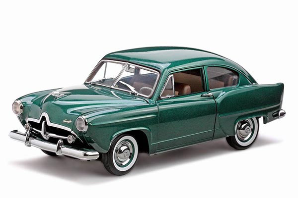 1951 Kaiser Henry J 2-Door Sedan Diecast Car Model 1:18 Green