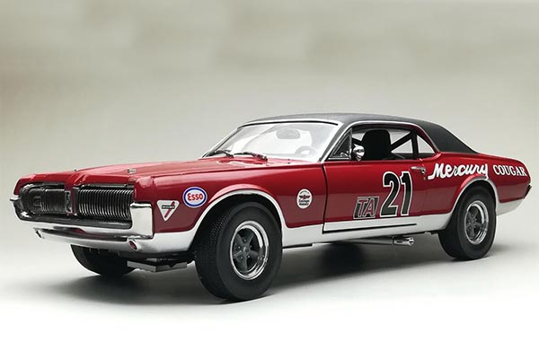 1967 Mercury Cougar Racing Car Diecast Model 1:18 Scale Red