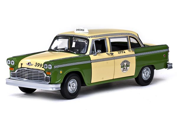 1981 Checker A11 Chicago Taxi Diecast Car Model 1:18 Green