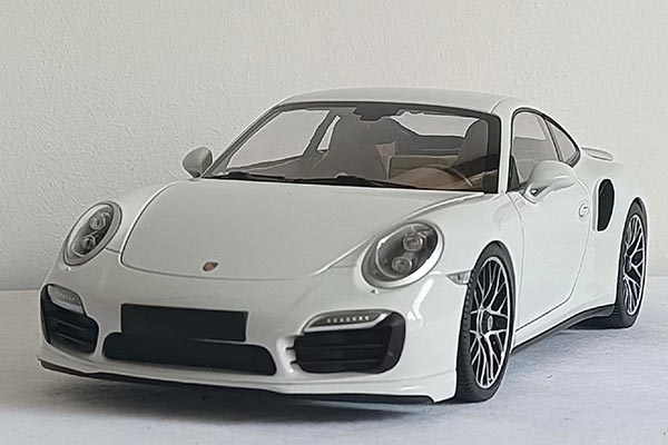 2013 Porsche 911 (991) Turbo S Diecast Car Model 1:18 Scale