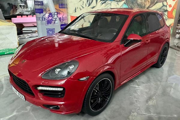 Porsche Cayenne GTS SUV Resin Model 1:18 Scale