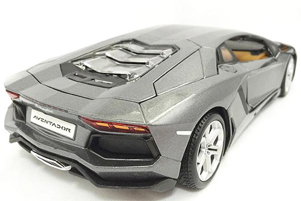 Lamborghini Aventador LP700-4 Diecast Model 1:18 Scale Gray