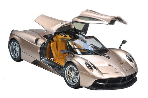 Pagani Huayra Sports Car Diecast Model 1:18 Scale