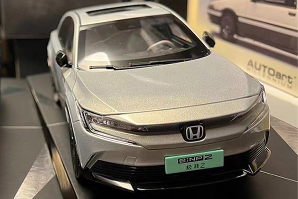 2024 Honda e:NP2 SUV Diecast Model 1:18 Scale