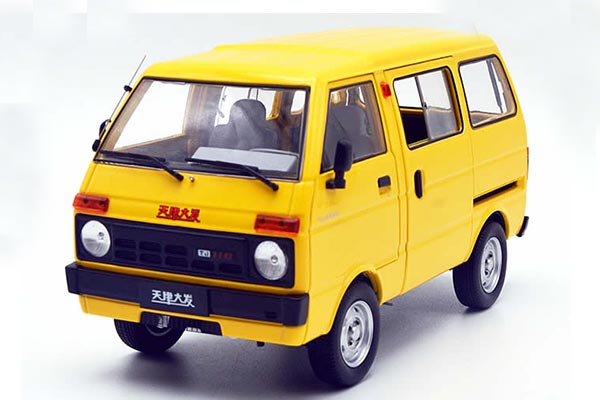 Huali Dafa TJ100 Van Diecast Model 1:18 Scale Yellow