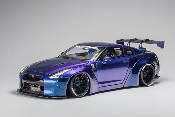 Nissan GT-R R35 Sports Car Diecast Model 1:18 Scale Purple