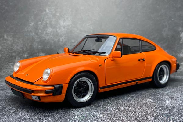 1983 Porsche 911 Carrera 3.2 Targa Coupe Diecast Model 1:18