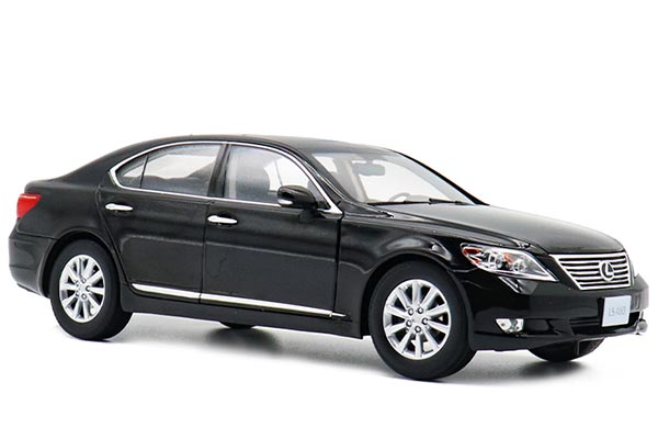 Lexus LS 460 Diecast Car Model 1:18 Scale Black