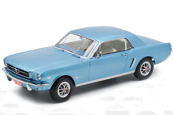 1965 Ford Mustang Convertible Diecast Car Model 1:18 Scale Blue