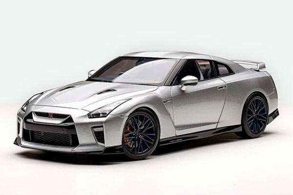 Nissan GT-R R35 50th Anniversary Diecast Car Model 1:18 Scale