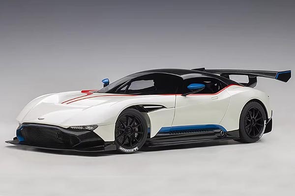 Aston Martin Vulcan Diecast Car Model 1:18 Scale