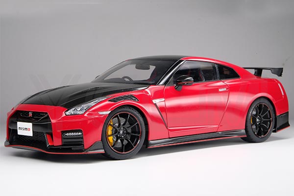 Nissan GT-R R35 Nismo Diecast Car Model 1:18 Scale