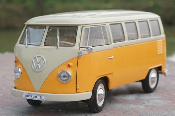 1963 Volkswagen T1 Bus Diecast Model 1:18 Scale By Welly