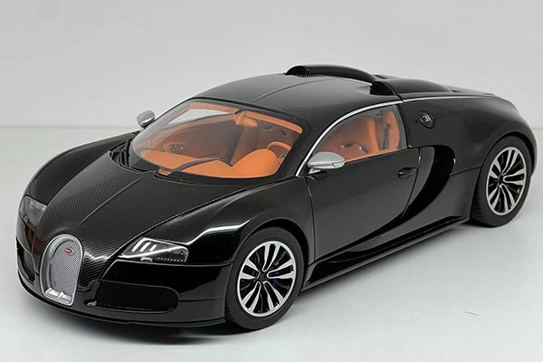 Bugatti Veyron Sang Noir Diecast Car Model 1:18 Scale Black