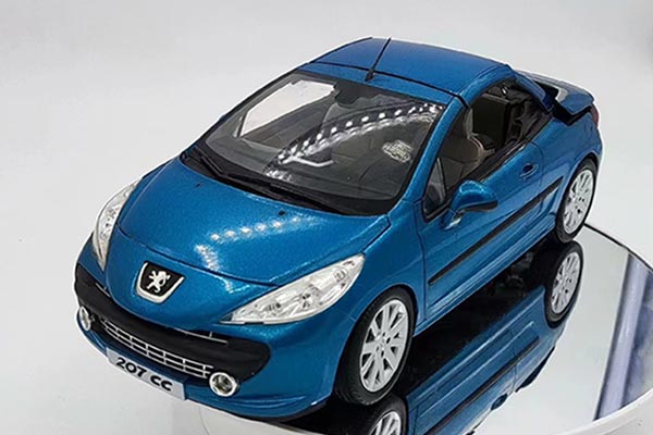 Peugeot 207 CC Diecast Car Model 1:18 Scale Blue