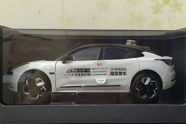 2021 Zeekr 001 Diecast Car Model 1:18 Scale White