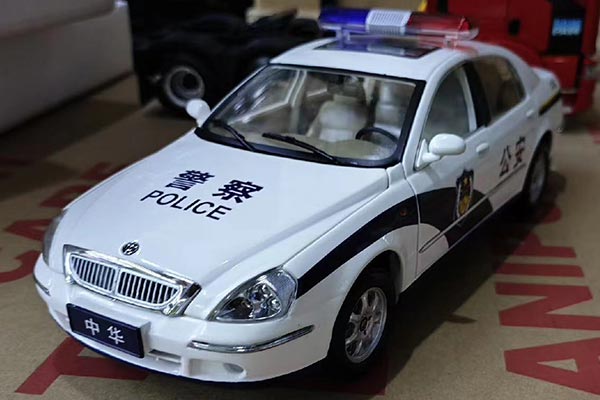 Brilliance Galena Diecast Police Car Model 1:18 Scale White