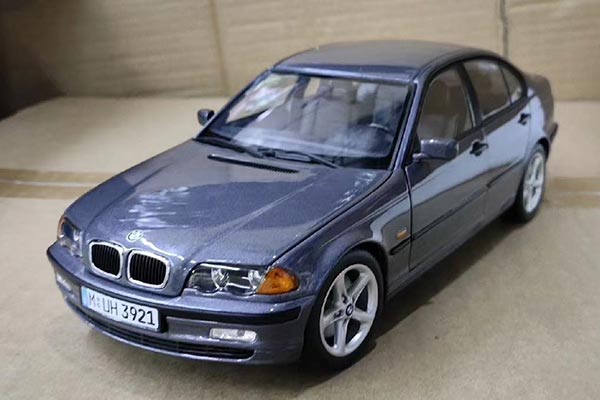 BMW 3 Series E46 318i Sedan Diecast Model 1:18 Scale Purple