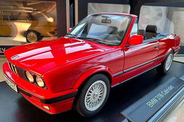 BMW 3 Series E36 318i Cabriolet Diecast Model 1:18 Scale Red