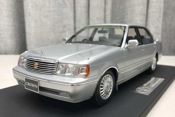 1993 Toyota Crown 133 Resin Car Model 1:18 Scale