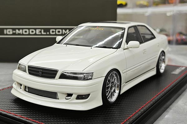 Toyota Crown Vertex JZX100 Resin Car Model 1:18 Scale White