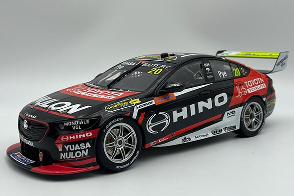 Holden Commodore ZB Resin NO.20 Racing Car Model 1:18 Black