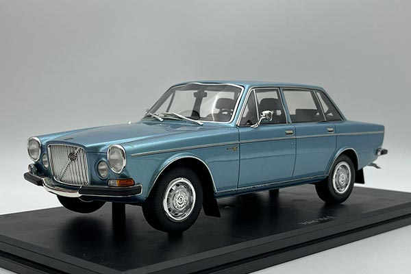 Volvo 164 E Resin Car Model 1:18 Scale Blue