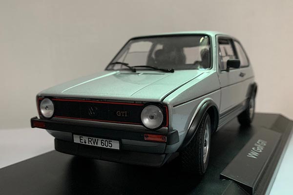 Volkswagen Golf GTI Diecast Car Model 1:18 Scale