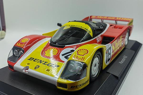 Porsche 962 Diecast Car Model 1:18 Scale