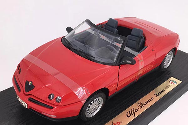 1995 Alfa Romeo Spider Diecast Car Model 1:18 Scale Red