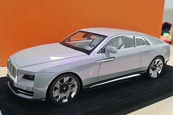 2024 Rolls-Royce Spectre Resin Model 1:18 Scale Purple