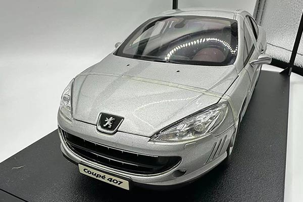 2005 Peugeot 407 Coupe Diecast Model 1:18 Scale Silver