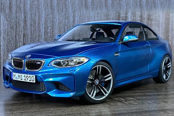 2016 BMW M2 F87 Coupe Diecast Model 1:18 Scale Blue