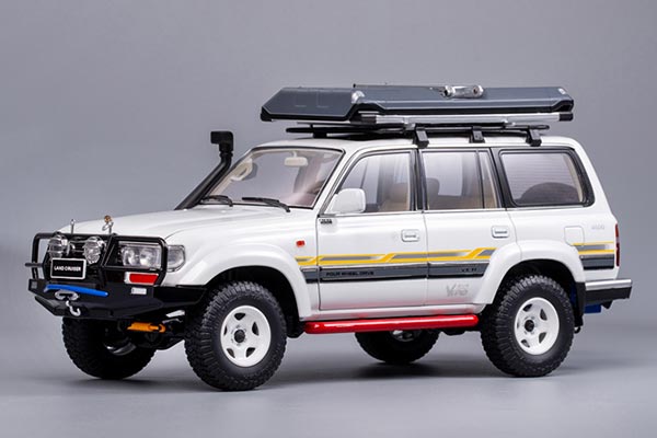 Toyota Land Cruiser 80 Diecast Model 1:18 Scale